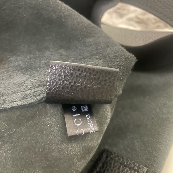 Gucci Logo Print Leather Tote Bag in Black Unisex - Picture 10 of 13